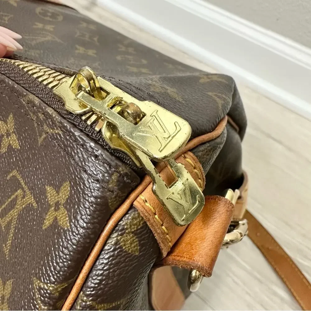 Louis Vuitton Keepall Bandoulière 55 Monogram Duffel Travel Bag - Picture 10 of 15